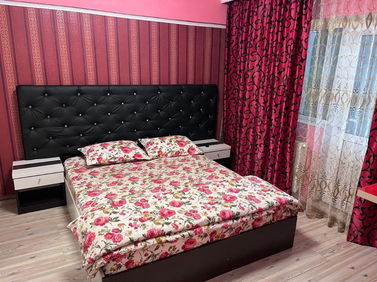 Apartament In Centrul Orasului Bacau Luaran gambar